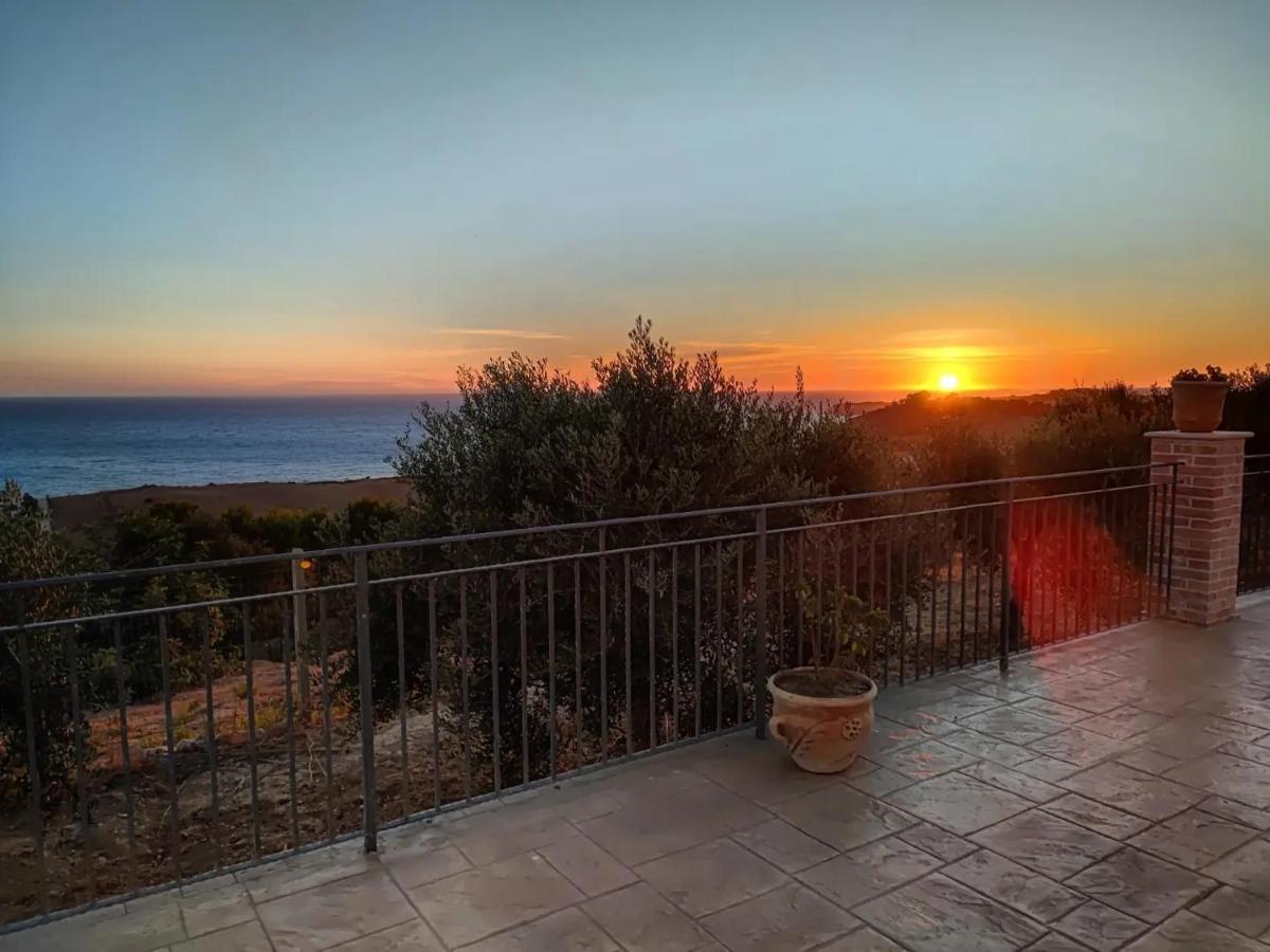 Il Casale Di Bovo Marina Villa Montallegro Exterior photo