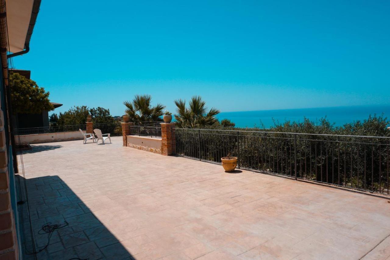 Il Casale Di Bovo Marina Villa Montallegro Exterior photo